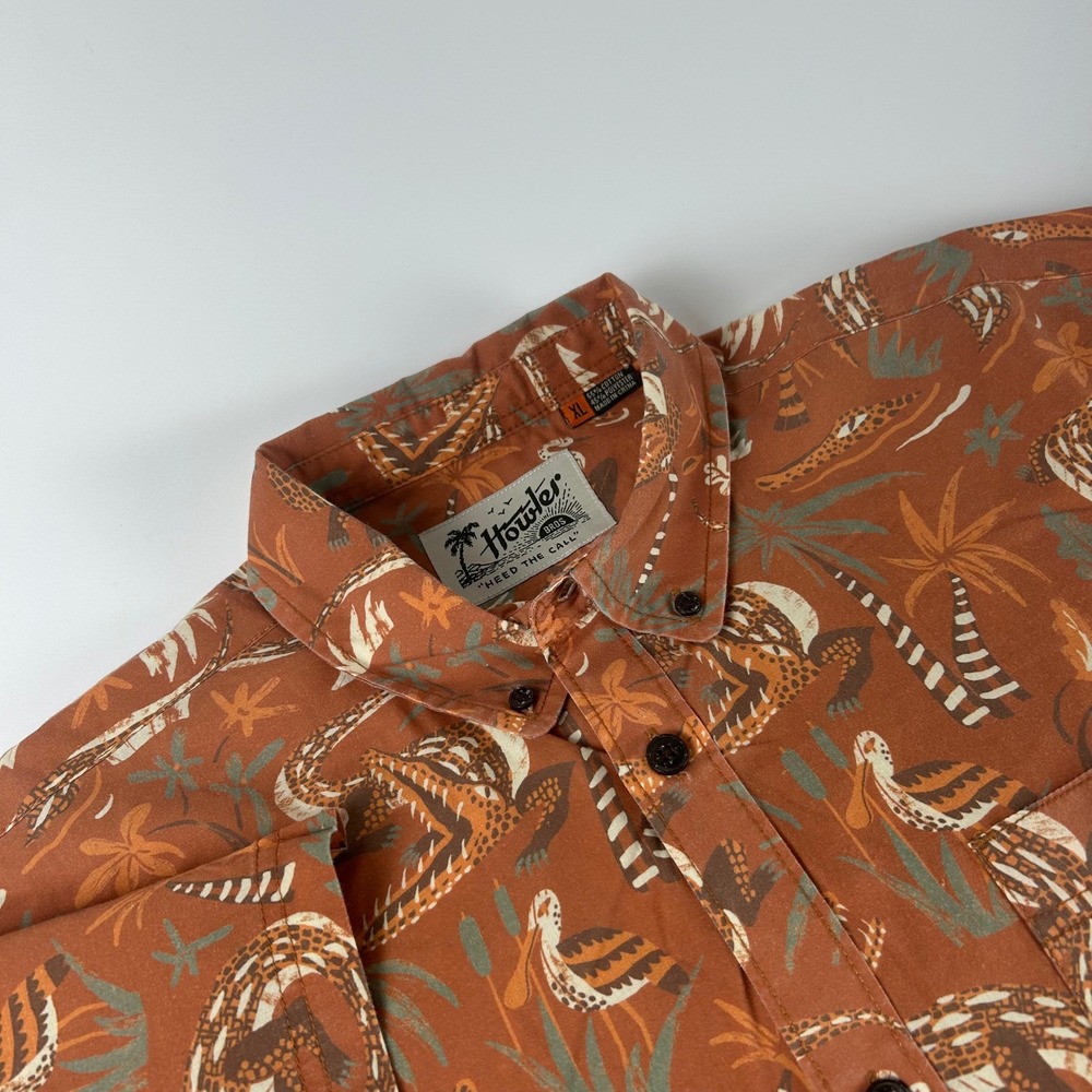 Howler Brothers Mens XL Mansfield Lazy Gators Alligators Short Sleeve Button Up